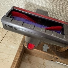 専用ですダイソン　sv12 Dyson 掃除機　木製スタンド　掃除機スタンドの画像