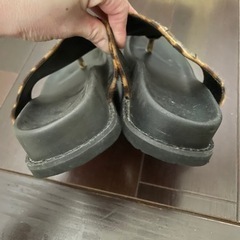 ヒョウ柄サンダルの画像