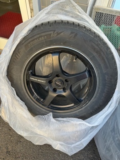 車のパーツ タイヤ、ホイール