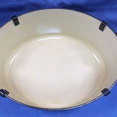 ル・クルーゼ ココット オーバル 黒 【手渡しできる方】の画像