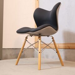 MTG カイロプラクティックのノウハウをヒントに生まれたStyle(スタイル)ブランドよりStyle Chair PM（スタイルチェア ピーエム)。身体に負担の少ない姿勢をサポートするアームレスチェアの画像