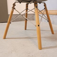 MTG カイロプラクティックのノウハウをヒントに生まれたStyle(スタイル)ブランドよりStyle Chair PM（スタイルチェア ピーエム)。身体に負担の少ない姿勢をサポートするアームレスチェアの画像