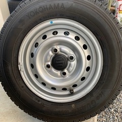 車のパーツ タイヤ、ホイール