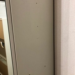 【無料　0円】全身鏡本棚の画像