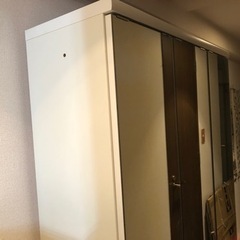 【無料　0円】全身鏡本棚の画像