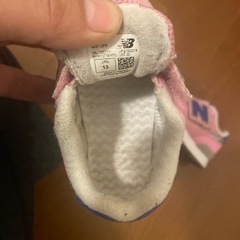値引き可能　ニューバランス　ピンク　13cm 中古　子供用品 キッズ用品 子供用シューズの画像