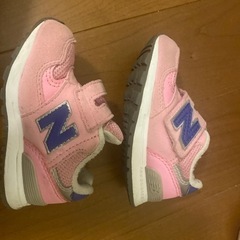 値引き可能　ニューバランス　ピンク　13cm 中古　子供用品 キッズ用品 子供用シューズの画像
