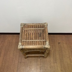 無料 古びた腰かけ イスの画像