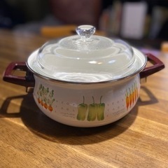 レトロなホーロー鍋(20センチ)
