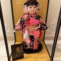 市松人形　ガラスケース入りの画像