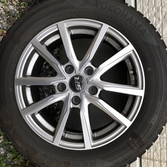 車のパーツ タイヤ、ホイールの画像