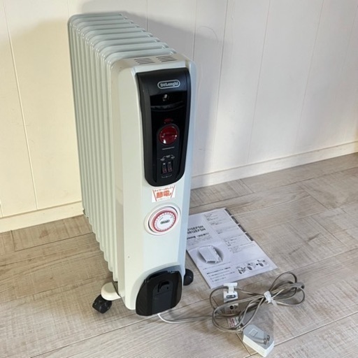 【中古】デロンギ オイルヒーター H771015EFSN-BK 暖房 De´Longhi おしゃれ家電