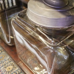 【池上店 4/12 OPEN】 【大量入荷！¥3,000〜】希少　時代　ビンテージ　菓子瓶　地球瓶　ガラス　入れ物　昭和　レトロ　アンティーク　ジャパニーズ　蓋付き　雑貨　インテリア　お菓子　駄菓子屋　駄菓子　花器　花瓶　🚚運搬無料エリア有 / 大田区 リサイクルショップ 🪜Lumberroom - ランバールーム - 池上店 / 池上駅 大森駅 蒲田駅 最寄り🪜の画像