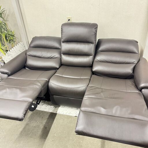【7,000円お値引き可！】 16812  NITORI 3人用電動テーブル付きリクライニングソファ   ◆大阪市内・東大阪市他 5,