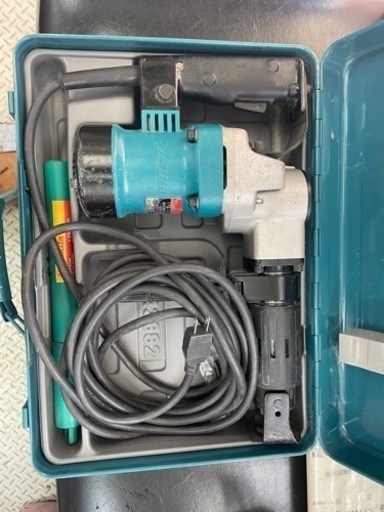 マキタ　電動ハンマーhm0810