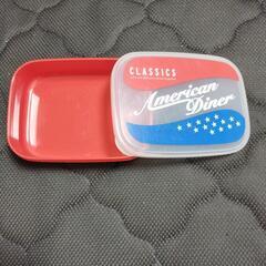 お弁当箱の画像