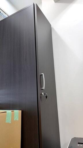 美品！食器棚と鍵付きクローゼット