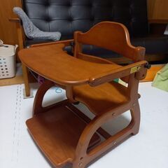 すくすくローチェアー