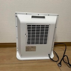 家電 電気 セラミック ファンヒーターの画像