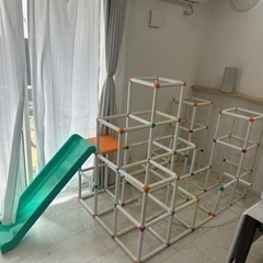 白いわんぱくジムの画像