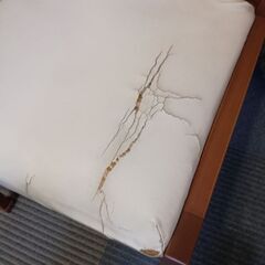 シート破れありの座椅子 補修が必要です。修理の得意な方。1脚 中古の画像