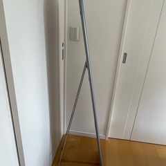 ニトリ スタンドミラー 折り畳み式の画像