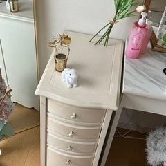【早期割引あり】木製 アンティーク調 チェストの画像