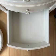 【早期割引あり】木製 アンティーク調 チェストの画像