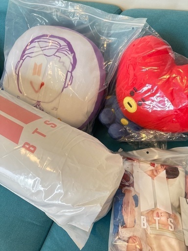 【新品未開封4つセット】BTS BT21 クッション ぬいぐるみ　McDonald コラボ 手書き クッション ぬいぐるみ BTS TATA テテ キムテヒョン