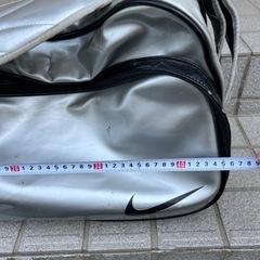 ☆部活や通学時の必需品☆定番エナメルバッグ。の画像