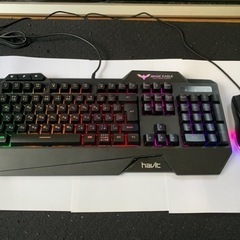 ［取引中］『中古品』『美品』havit ゲーミングキーボード LED バックライト有線 キーボードの画像