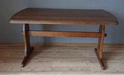 カリモク　ダイニングテーブル