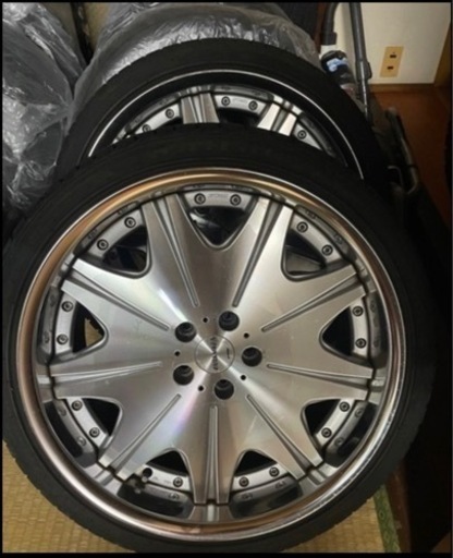 車のパーツ タイヤ、ホイール