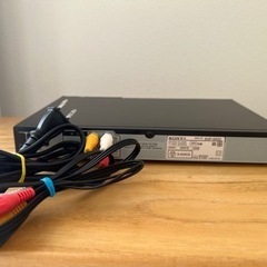 テレビ、外付けハードディスク、DVDプレーヤーの画像