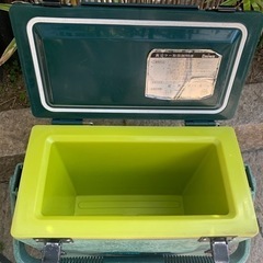 クーラーボックス　アユ釣り用品の画像