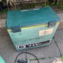 クーラーボックス　アユ釣り用品の画像