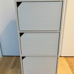 【5月2日まで】美品☆扉付きカラーボックス　３段　木製ラック　収...
