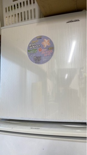 小型冷蔵庫　２０１６年製