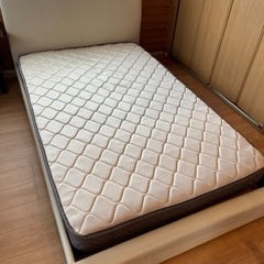 お話し中)最終価格！引き取り限定！ニトリ　セミダブルベッドフレー...