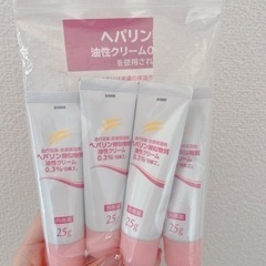 ヘパリン類似物質油性クリーム　4本セットの画像