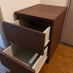 IKEA「MARM」 2段チェストの画像