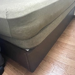 ベッドフレームの画像