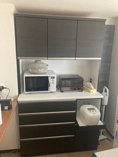キッチン カップボード