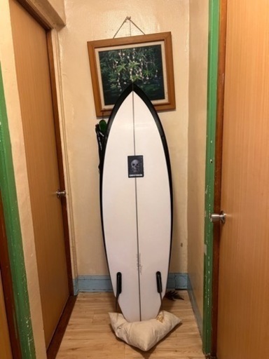 格安クリステンソン5’9ツインフィン＋フィン付き