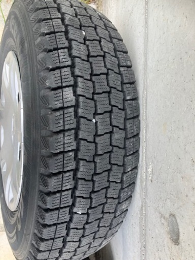 車のパーツ タイヤ、ホイール