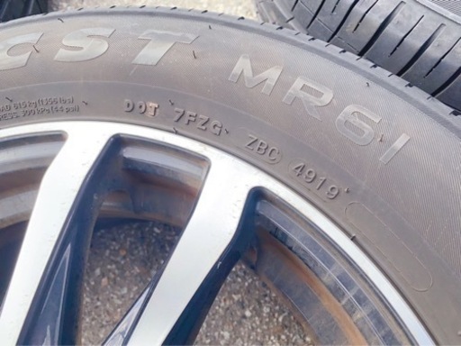 車のパーツ タイヤ、ホイール