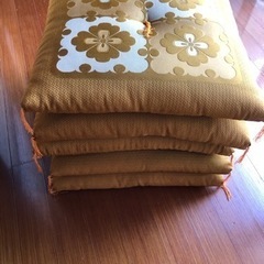 【美品】座布団　10枚の画像