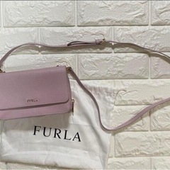 【極美品‼️】FURLA リーヴァ 2way ショルダーウォレッ...