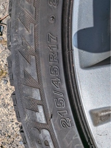 車のパーツ タイヤ、ホイール