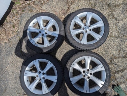 車のパーツ タイヤ、ホイール